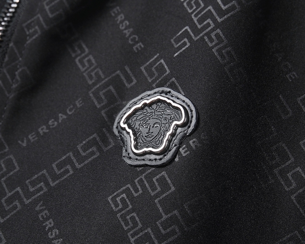 ブランドジャケット着用イメージ